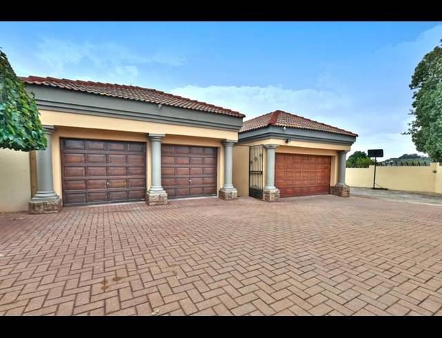 4 BEDROOM HOUSE FOR SALE IN GLENANDA